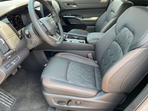 New 2026 Nissan Pathfinder Platinum AWD/4WD image 10