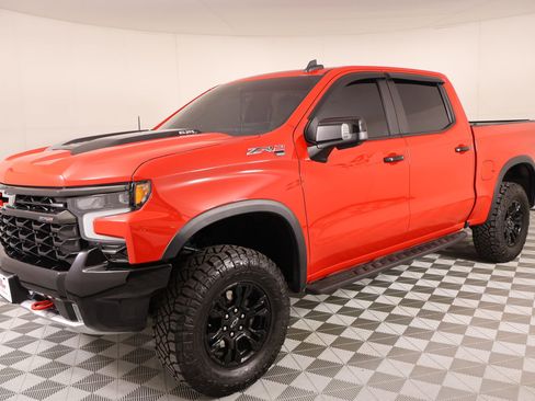 Used 2022 Chevrolet Silverado 1500 ZR2 w/ Technology Package image 10