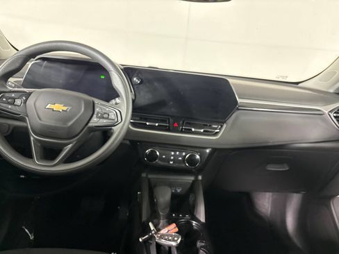 Used 2025 Chevrolet TrailBlazer LT AWD/4WD image 22