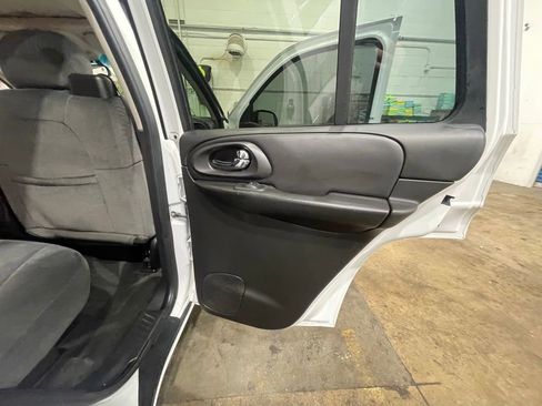 Used 2008 Chevrolet TrailBlazer SS w/ Sun And Sound Package image 18