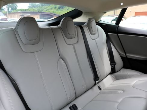 Used 2013 Tesla Model S image 39