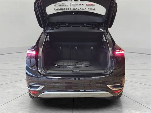 Used 2023 Buick Envision Avenir image 29