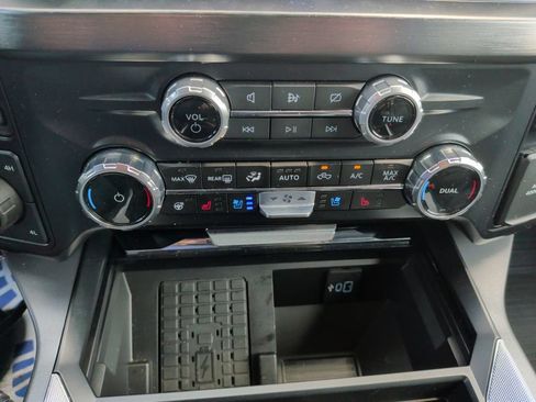 Used 2024 Ford F350 Lariat w/ Tremor Off-Road Package AWD/4WD image 22