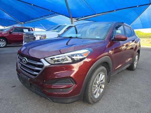 Used 2017 Hyundai Tucson SE image 1