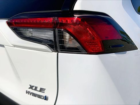 Certified 2024 Toyota RAV4 XLE AWD/4WD image 30