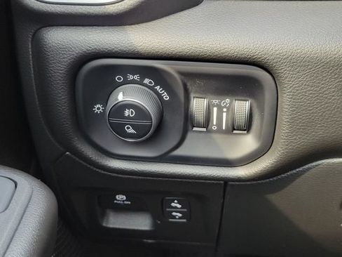 Used 2025 RAM 1500 Big Horn AWD/4WD image 14