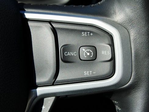 Used 2022 RAM 1500 Big Horn AWD/4WD image 30