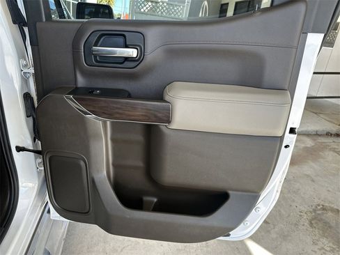 Used 2019 GMC Sierra 1500 SLT w/ SLT Premium Plus Package image 33
