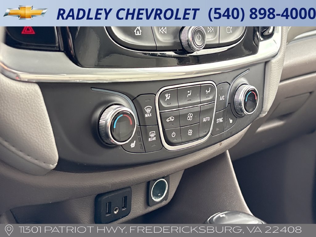 Used 2020 Chevrolet Traverse LT w/ Driver Confidence II Package AWD/4WD image 10