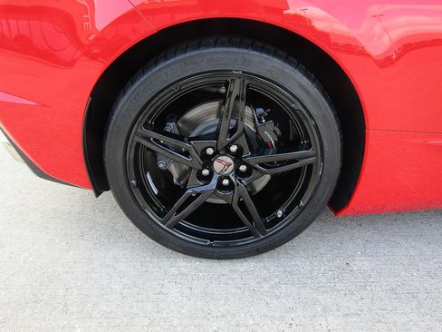 Used 2024 Chevrolet Corvette Stingray Premium Cpe w/ Z51 Performance Package RWD image 21
