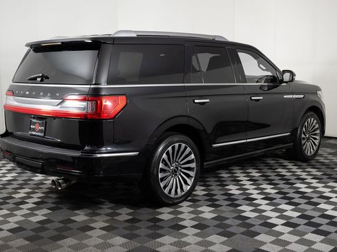 Used 2019 Lincoln Navigator Reserve image 7