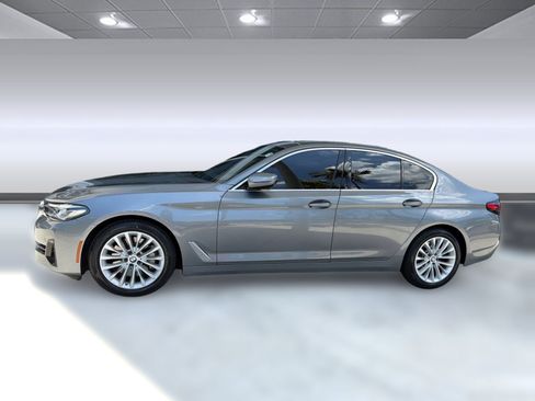 Used 2023 BMW 530i w/ Convenience Package RWD image 2