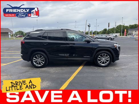 Used 2024 GMC Terrain SLT FWD image 4