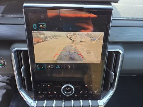 Used 2025 GMC Acadia Elevation image 23