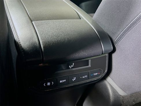 Certified 2023 Toyota Highlander LE image 23