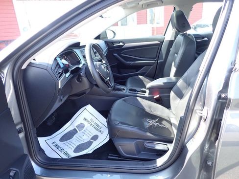 Used 2020 Volkswagen Jetta SE image 8