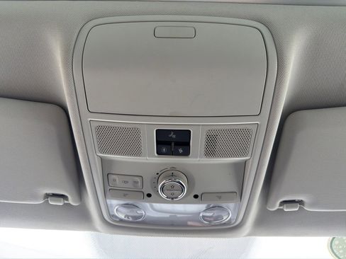 Used 2012 Volkswagen Tiguan S image 16