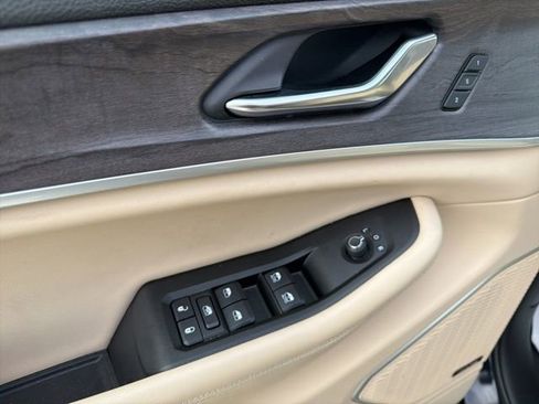 Used 2024 Jeep Grand Cherokee Limited 4xe image 12