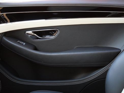 Used 2020 Bentley Continental GT image 13