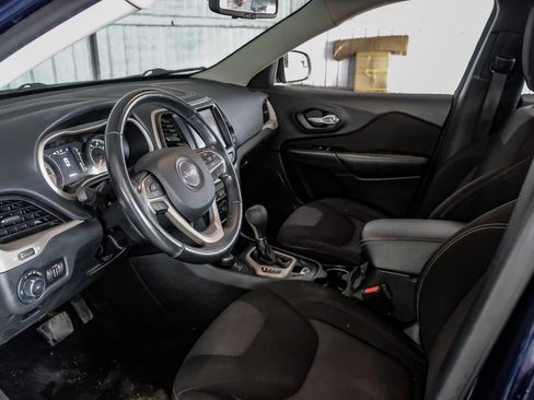 Used 2015 Jeep Cherokee Latitude w/ Cold Weather Group AWD/4WD image 14
