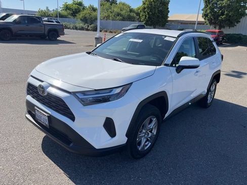 Used 2023 Toyota RAV4 XLE AWD/4WD image 1