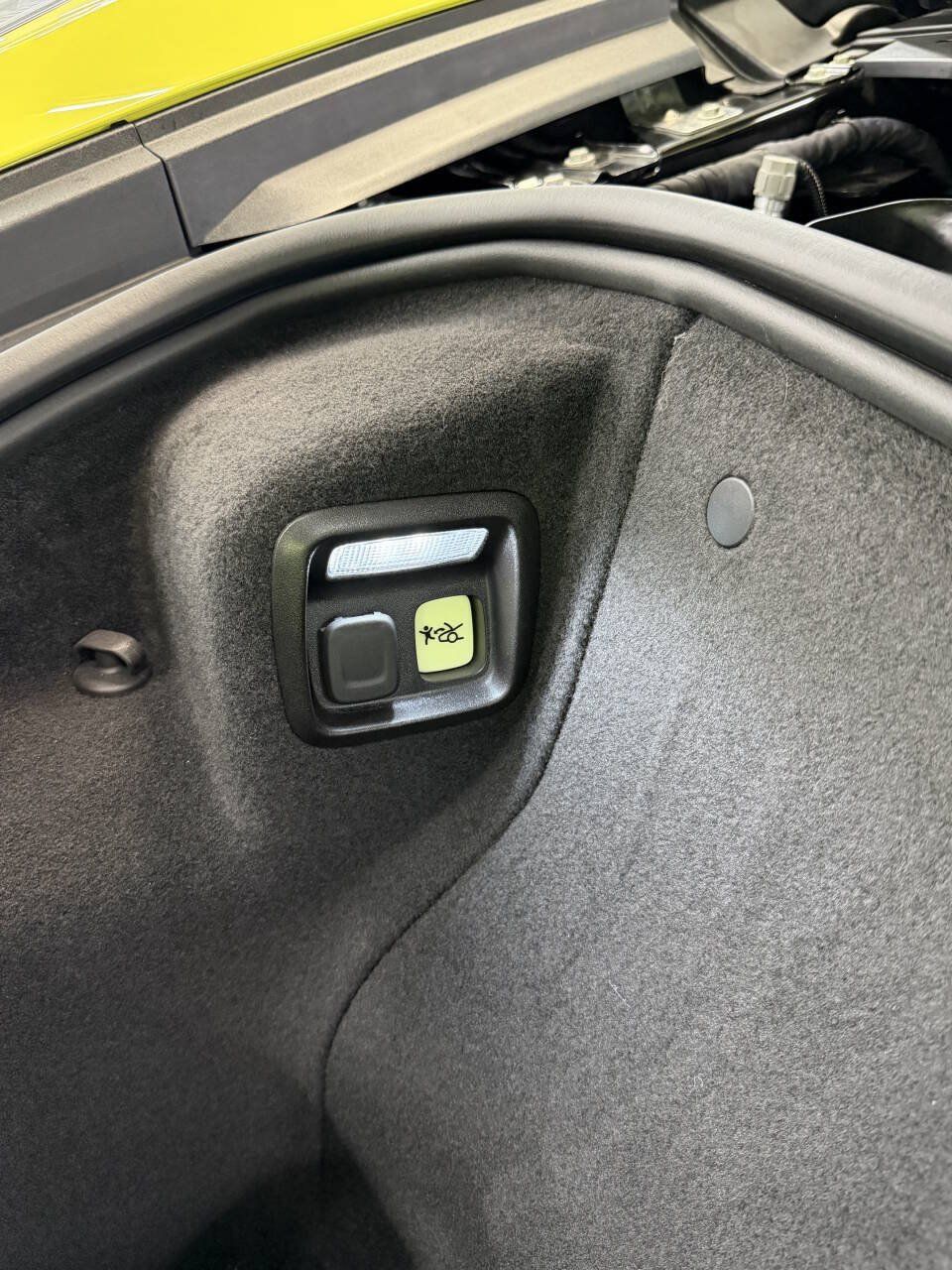 Used 2023 Chevrolet Corvette Stingray Premium Cpe w/ 3LT RWD image 21