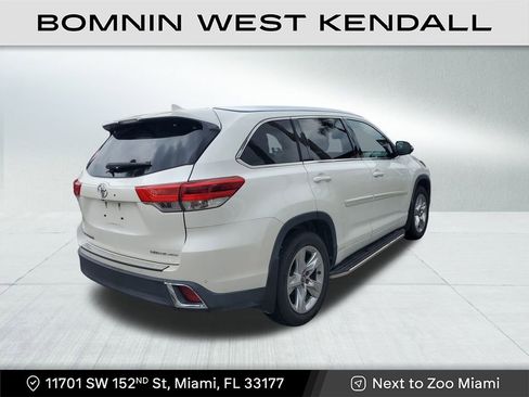 Used 2017 Toyota Highlander Limited image 7