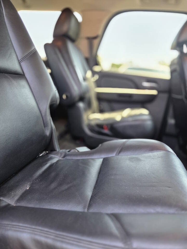 Used 2011 Chevrolet Tahoe LTZ RWD image 29