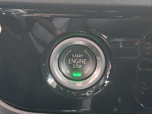 Used 2023 Chevrolet Silverado 1500 RST AWD/4WD image 19