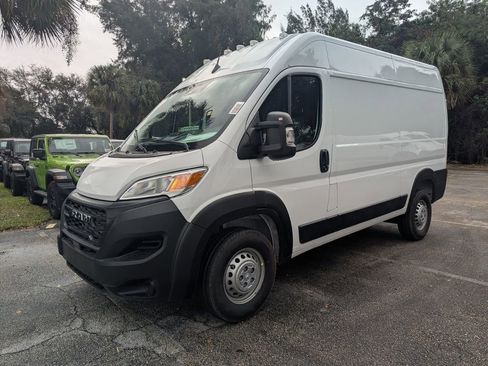 New 2026 RAM ProMaster 3500 w/ Storage Group FWD image 3