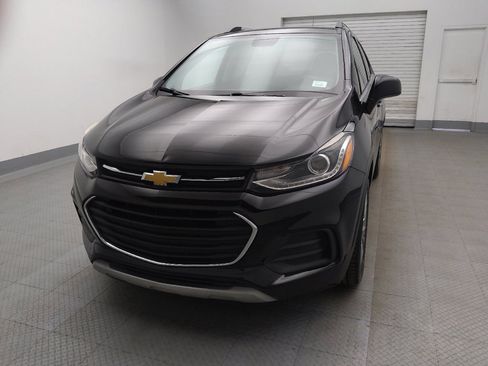 Used 2020 Chevrolet Trax LT w/ Sun & Sound Package FWD image 15