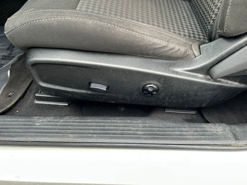 Used 2018 Dodge Challenger SXT w/ Blacktop Package image 14