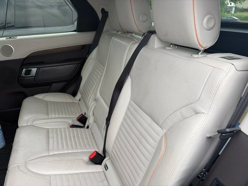 Used 2018 Land Rover Discovery HSE Luxury AWD/4WD image 19