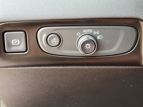 Used 2021 Buick Enclave Avenir w/ Avenir Technology Package image 21