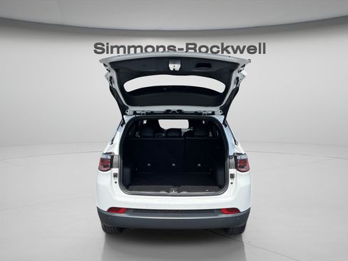Used 2025 Jeep Compass Limited AWD/4WD image 12