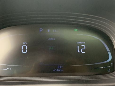 Used 2024 Hyundai Venue SEL FWD image 23