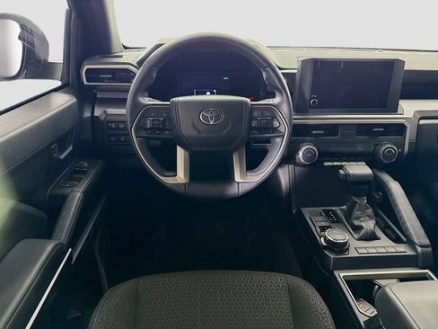 Used 2025 Toyota 4Runner SR5 AWD/4WD image 22