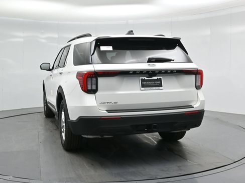 New 2026 Ford Explorer Active RWD image 30