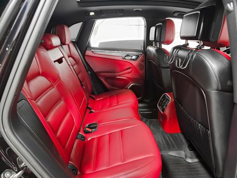 Used 2022 Porsche Macan GTS AWD/4WD image 4