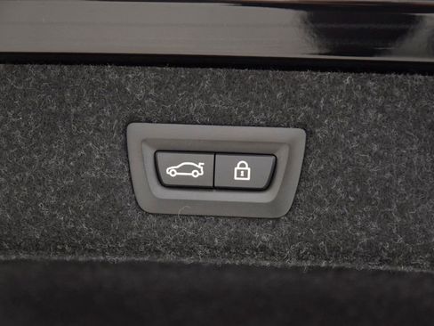 Used 2023 BMW 530i w/ Convenience Package image 34