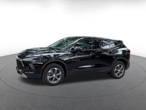 Used 2026 Chevrolet Blazer LT FWD image 8