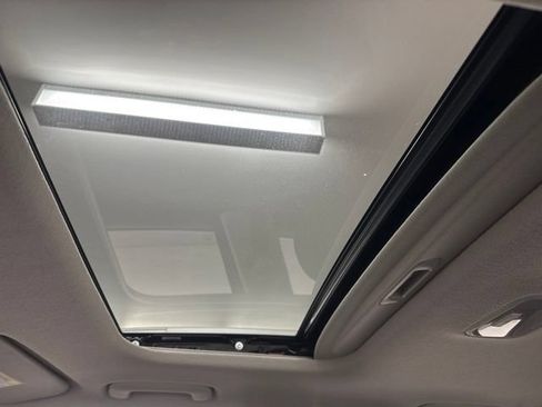 Certified 2026 Hyundai Venue SEL FWD image 28