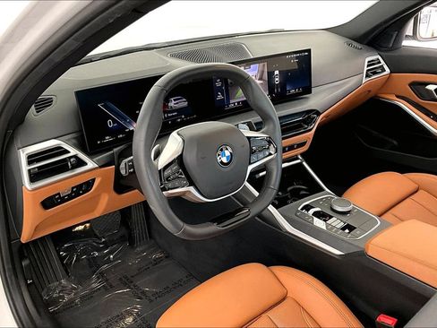 Used 2025 BMW 330i xDrive Sedan w/ Convenience Package AWD/4WD image 16