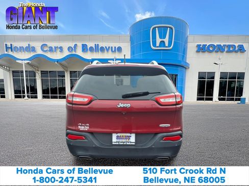 Used 2016 Jeep Cherokee Latitude w/ Comfort/Convenience Group AWD/4WD image 6