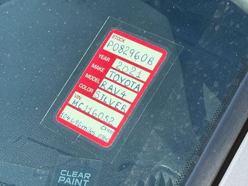 Used 2021 Toyota RAV4 LE FWD image 10