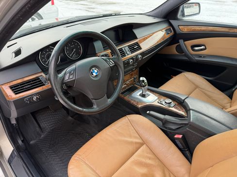 Used 2009 BMW 528i xDrive Sedan image 10