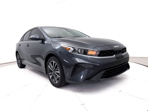 Used 2024 Kia Forte LXS w/ LXS Technology Package FWD image 10