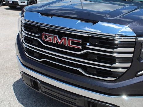 Used 2024 GMC Sierra 1500 SLT AWD/4WD image 6