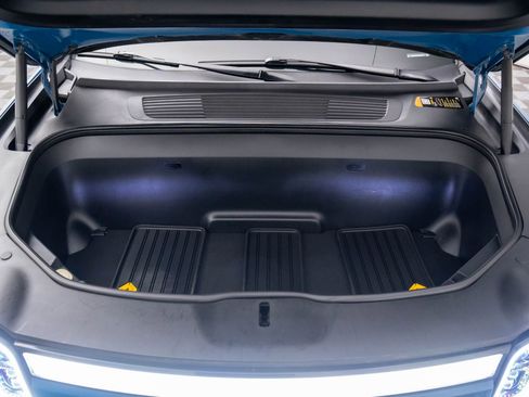 Used 2022 Rivian R1S Launch Edition image 31