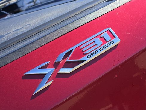 Used 2019 GMC Sierra 1500 SLT w/ SLT Premium Package image 32